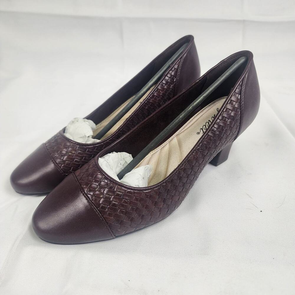 Easy Street Eloise Women's 7.5M Burgundy Woven Embossed Block Heel Pumps
